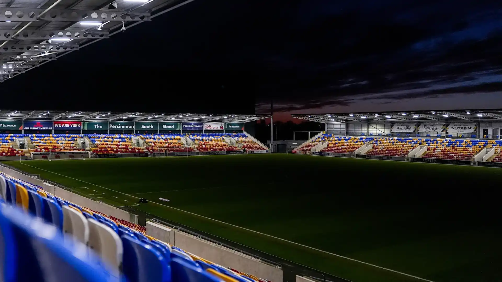 足总青年杯赛前瞻：利兹联 vs 斯旺西城